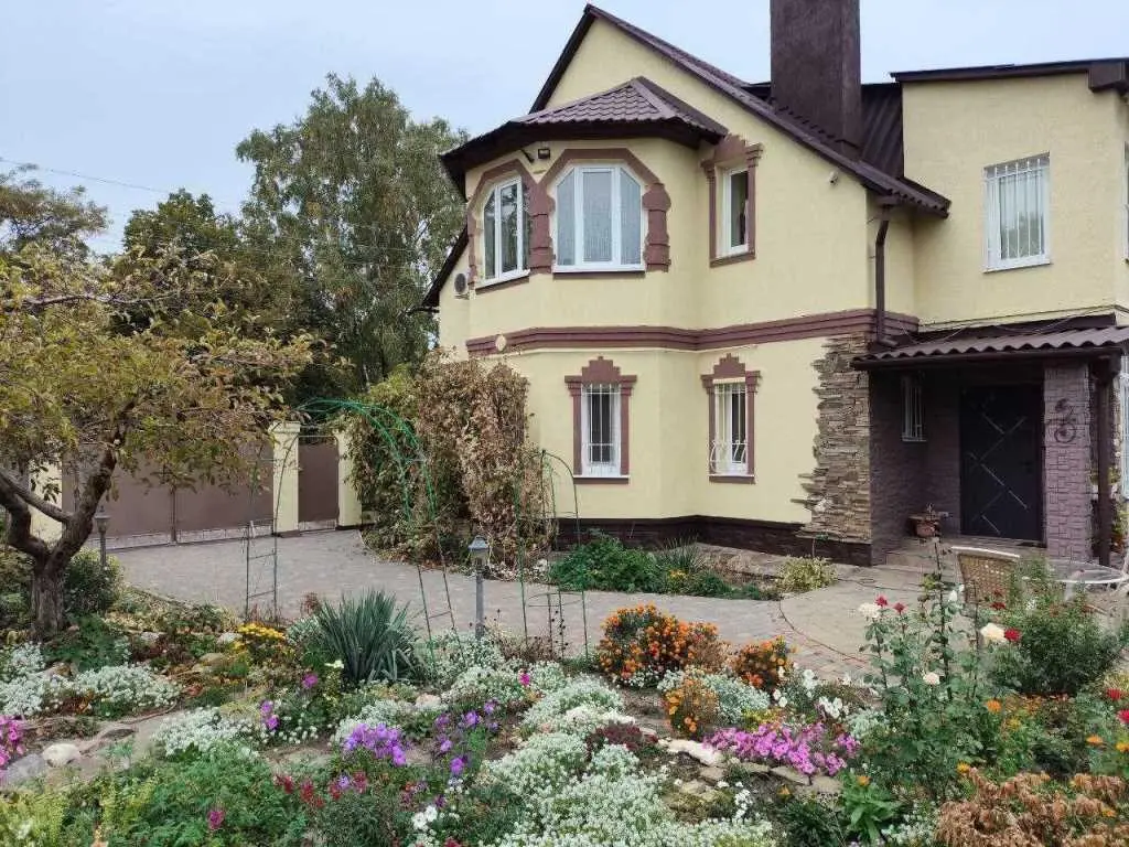 Розкішний особняк в історичному центрі міста Полтава!