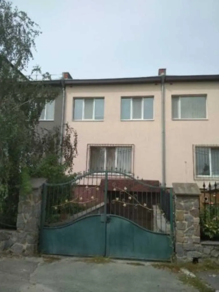 Продаж будинку в Яківцях