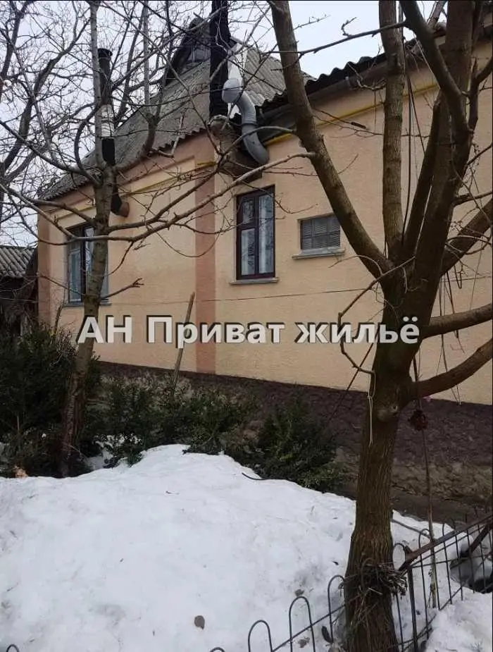 Добротний будинок у Яківцях