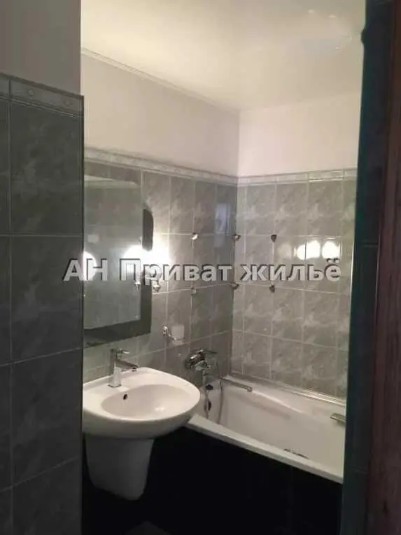 Простора квартира на Леваді