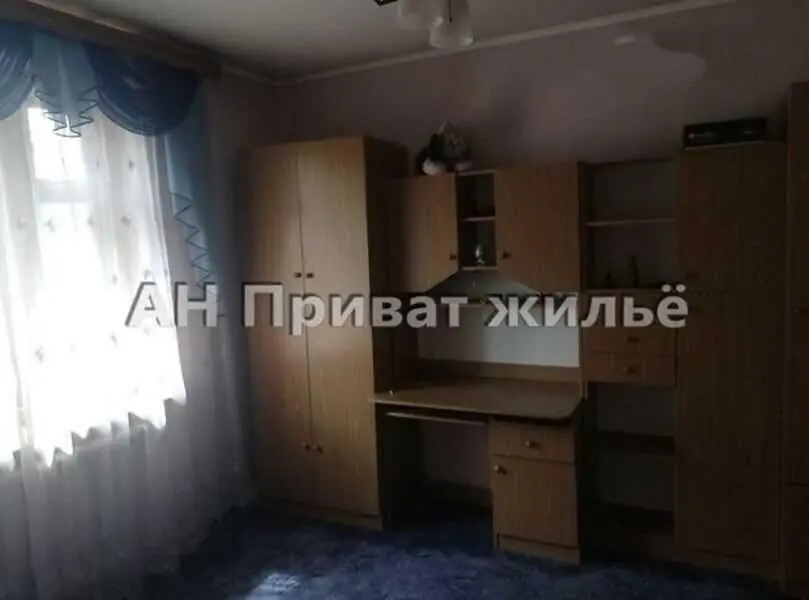 Просторий будинок у передмісті Полтави