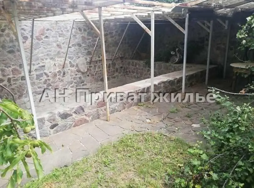 Просторий будинок у передмісті Полтави