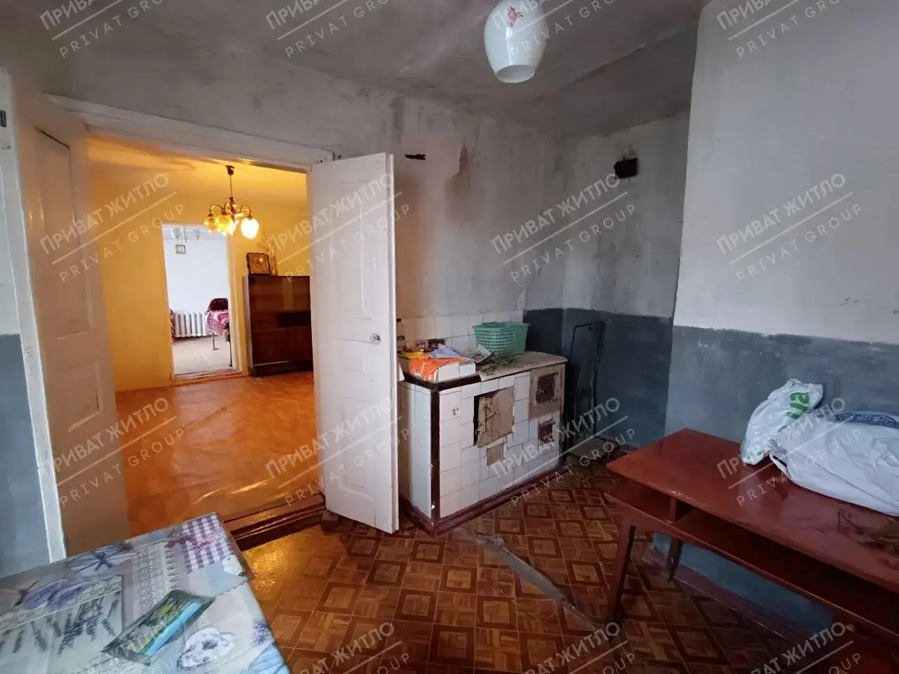 Частина будинку в 300 м від школи №8