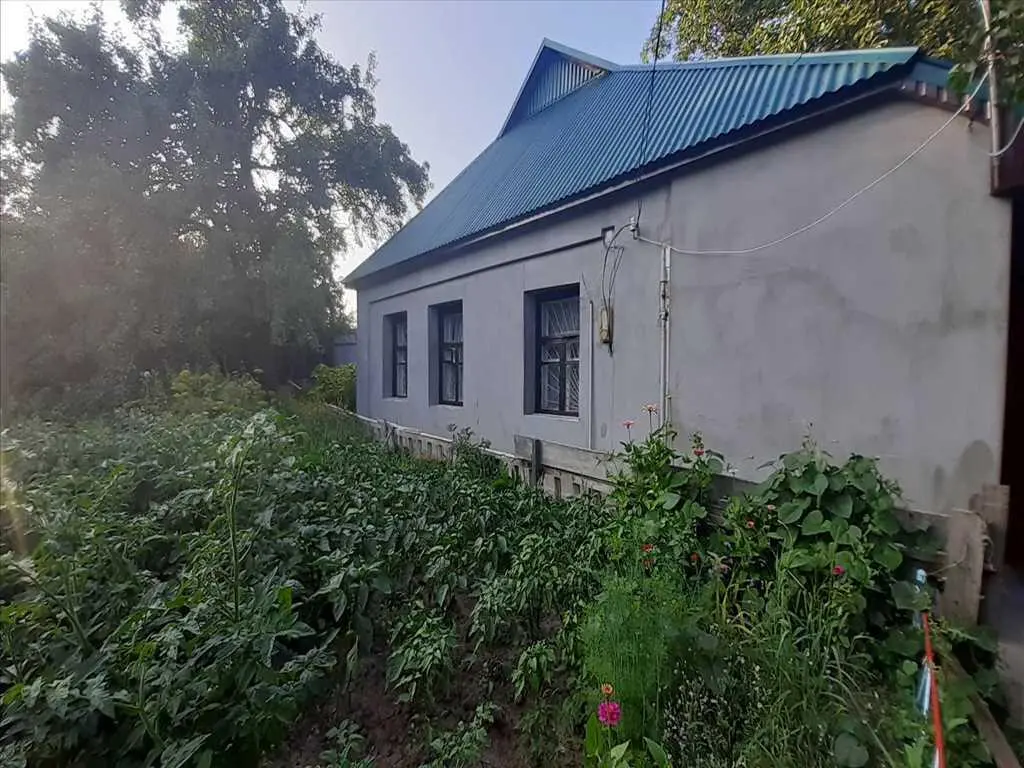 Частина будинку з окремим двором у мікрорайоні Половки