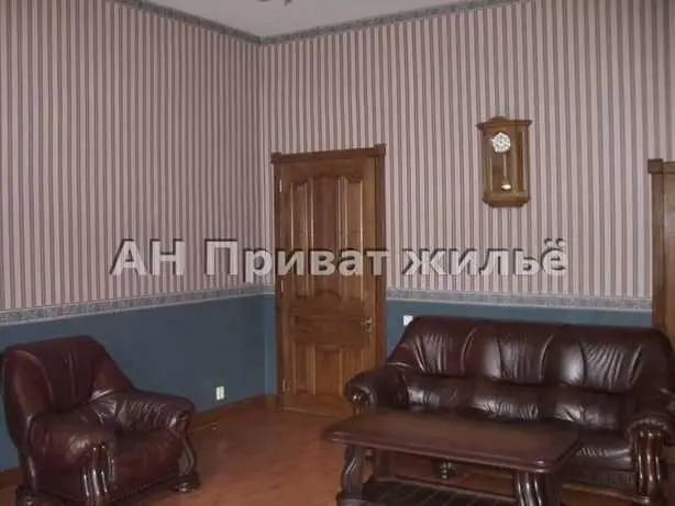 Центр, квартира в 2 хвилинах від Корпусного парку