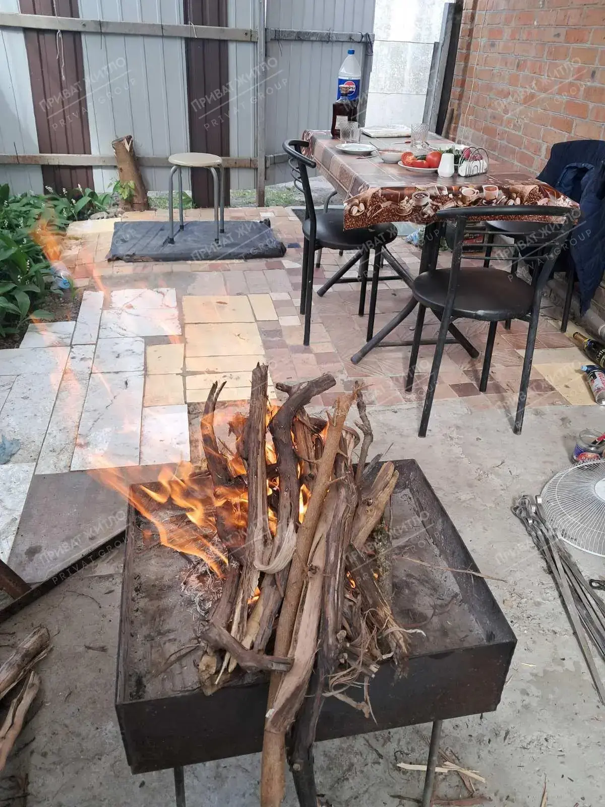 Добротний будинок в мальовничому місці.