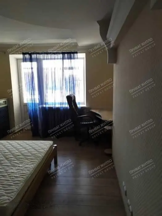 Трикімнатна квартира на Подолі