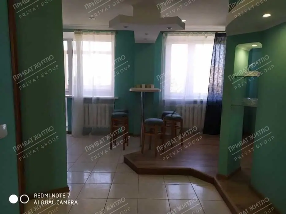 Трикімнатна квартира на Подолі