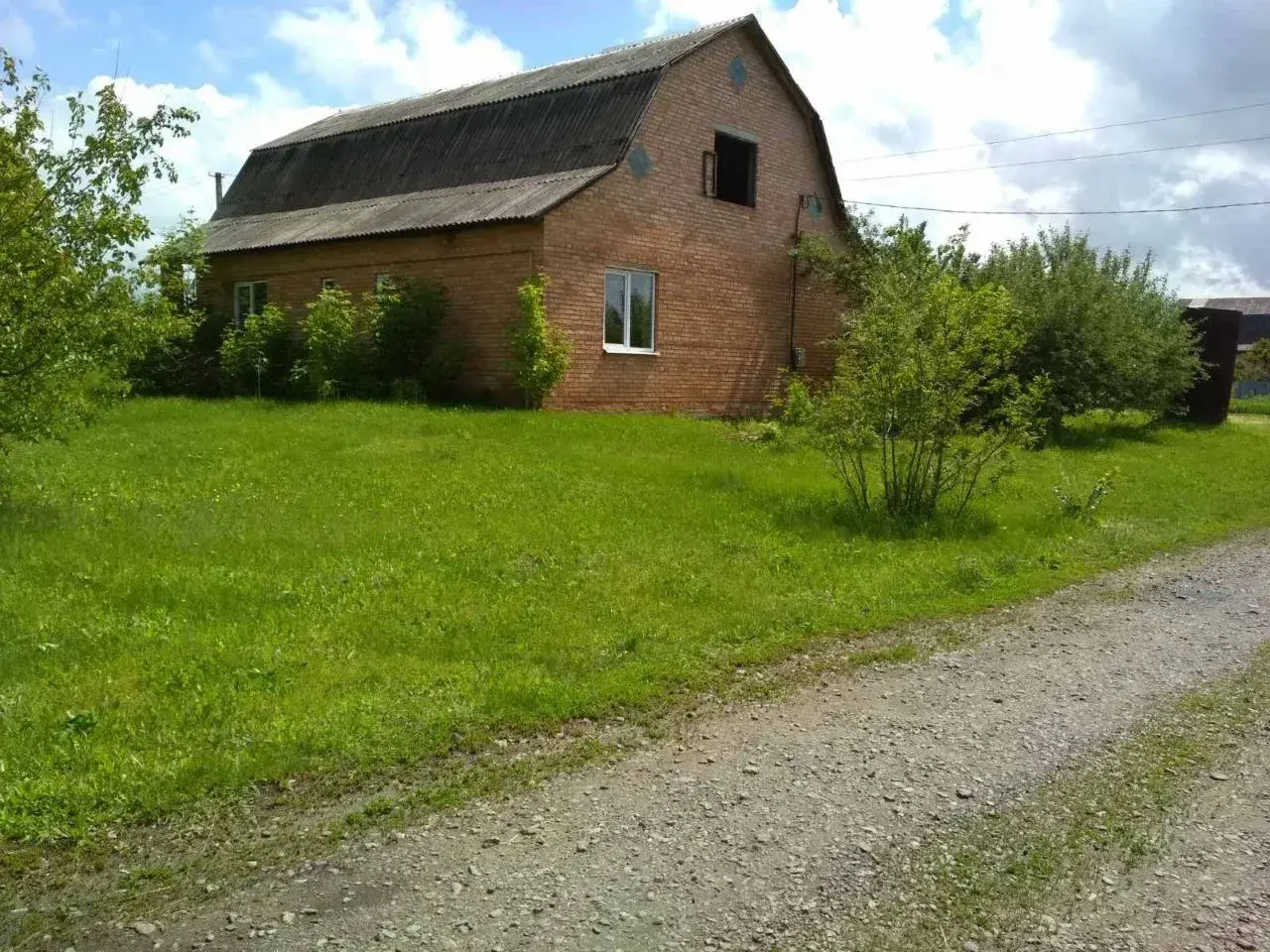 Добротний будинок 2010 року з комунікаціями за 20 км від Полтави.