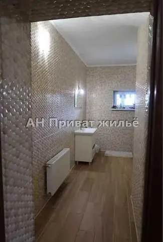 Добротний будинок у Рибцях для великої родини.