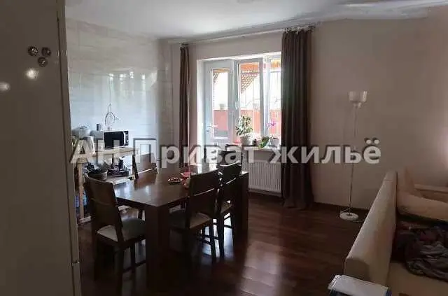 Добротний будинок у Рибцях для великої родини.