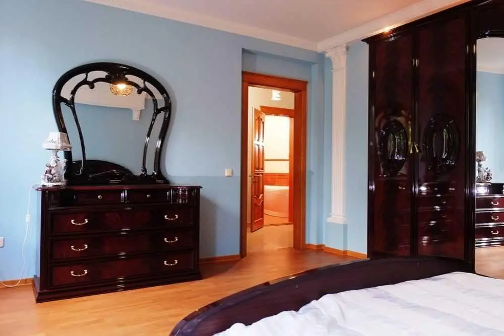 Велика квартира в тихому центрі