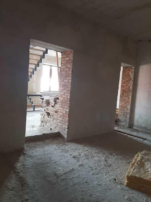 Дворівнева квартира біля Сонячного парку! 