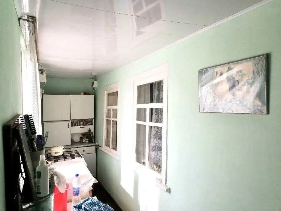 Житловий будинок з великою ділянкою у Петрівці