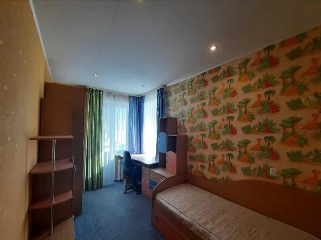 3 кімнатна квартира на Леваді з меблями