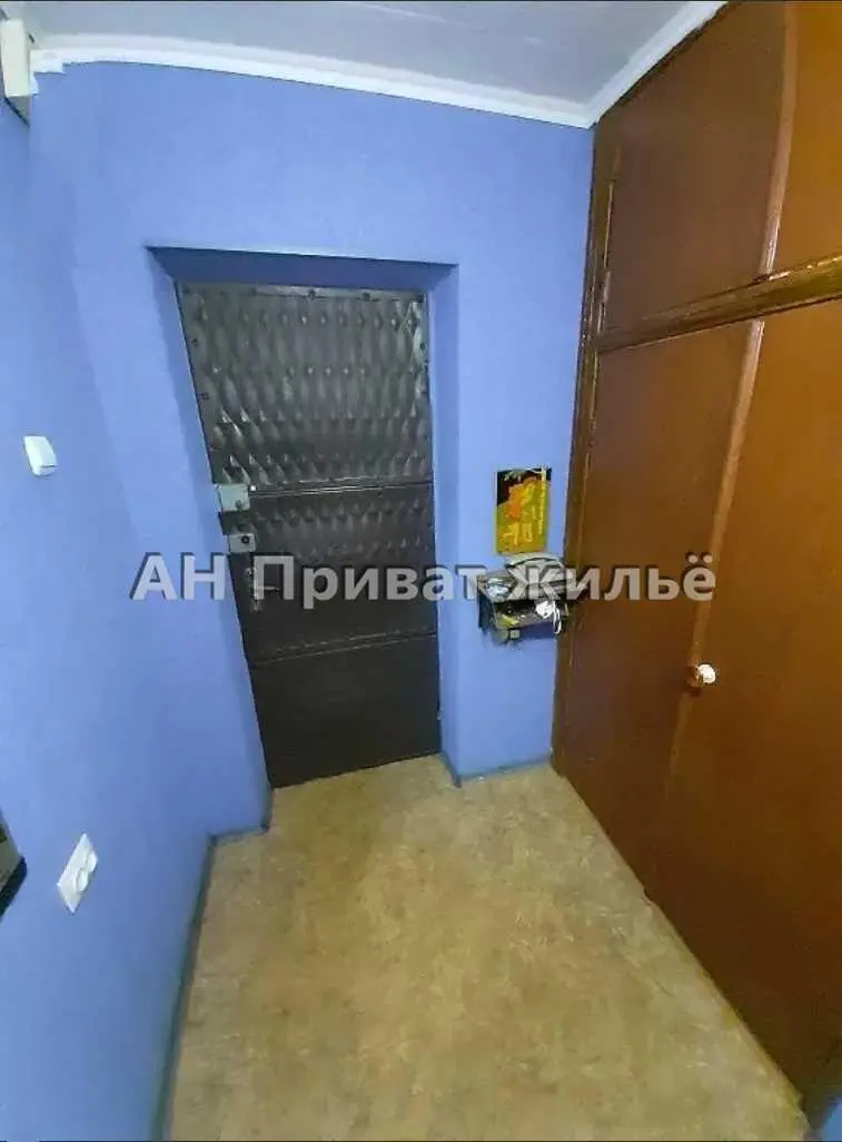 Трикімнатна квартира поруч ПД "Листопад"