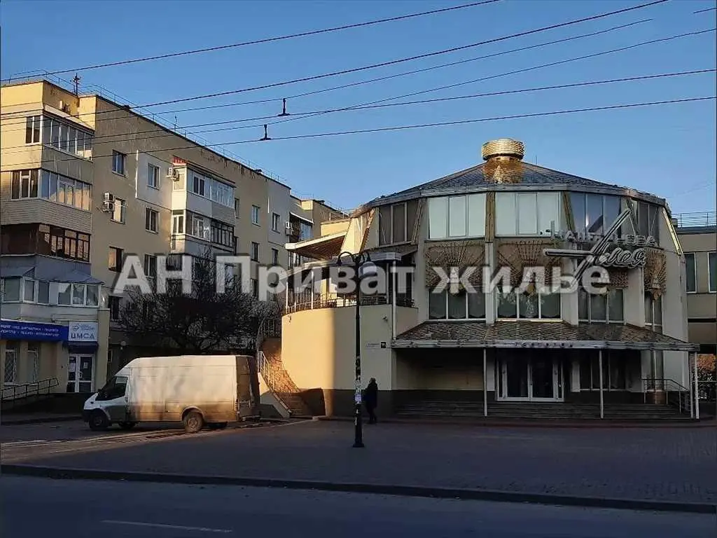 Трикімнатна квартира поруч ПД "Листопад"