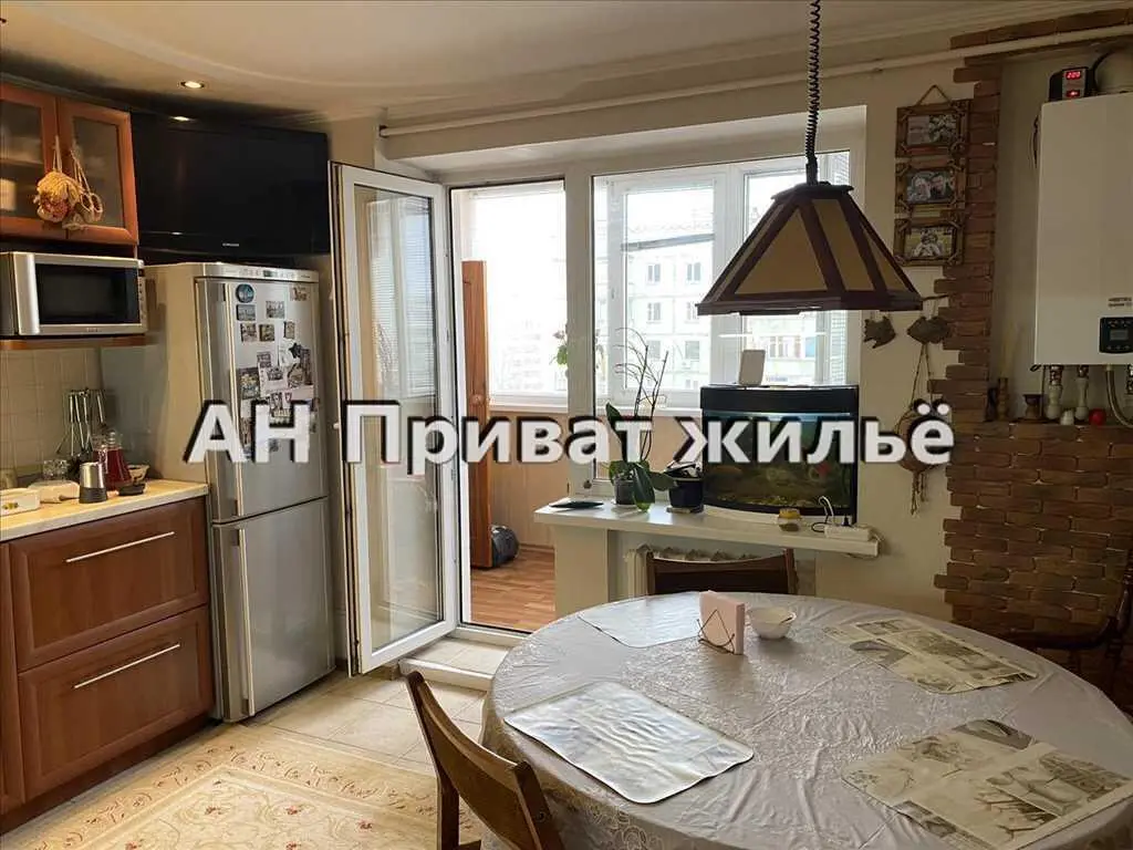 Простора та світла квартира для молодої родини