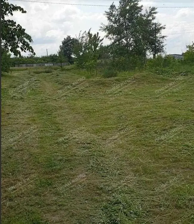 Ділянка з будинком під знос