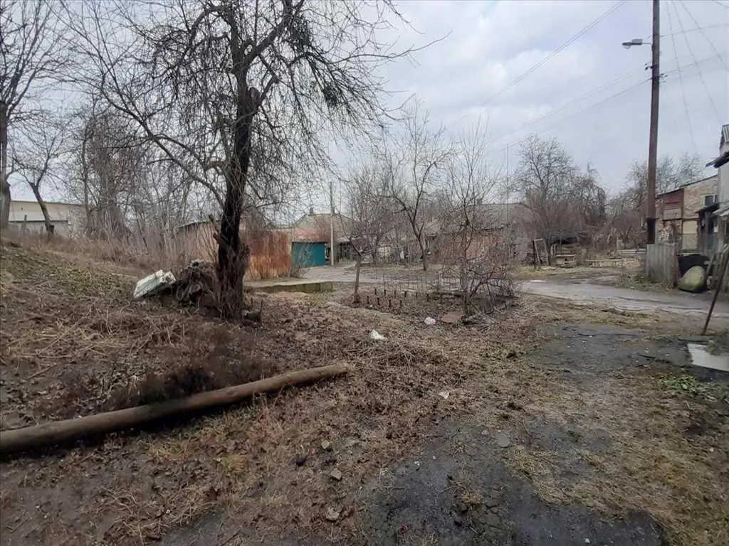 Дореволюційний будинок в центральній частині міста.


