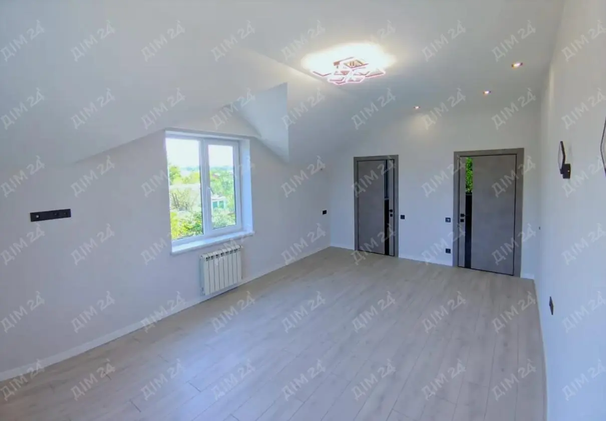 Пропонуємо до купівлі чудовий будинок на Подолі