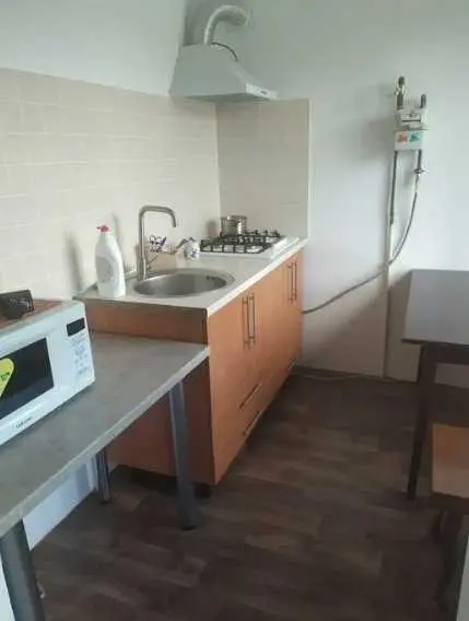 Простора 1-кімнатна квартрира на Браілках