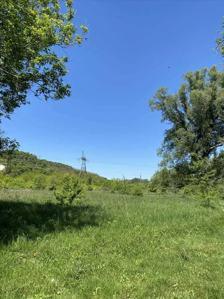 Ділянка для вашого будинку на березі річки!