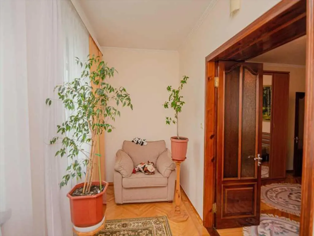 Добротний будинок у Горбанівці