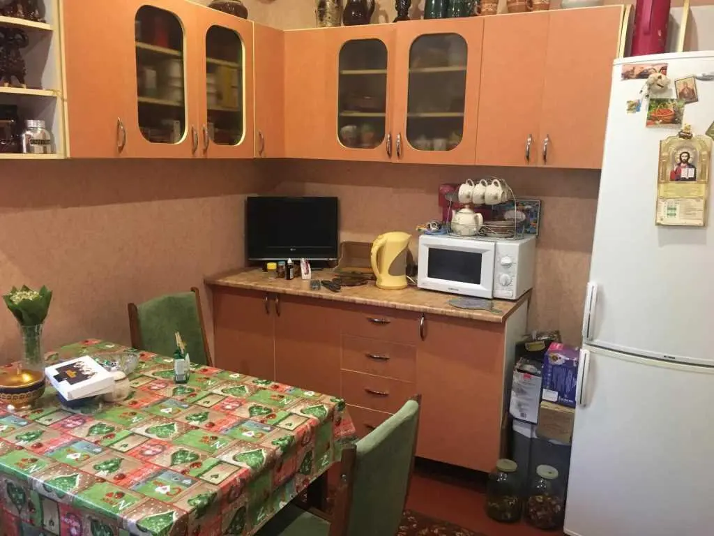 Цегляний будинок з окремим двором! 