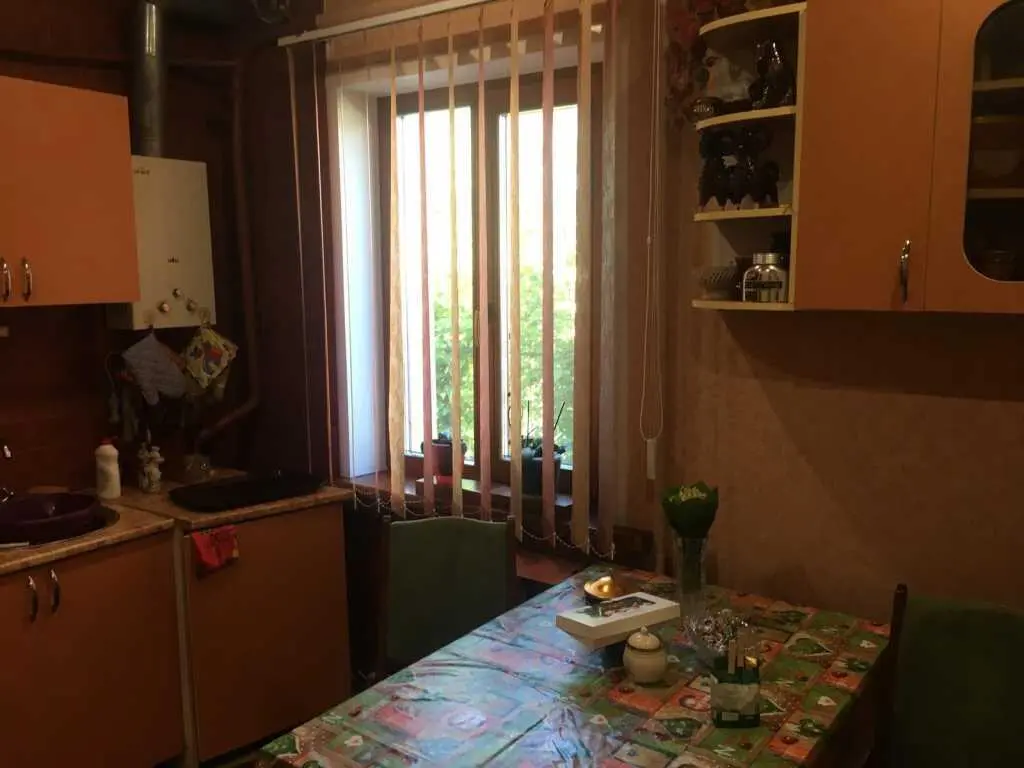 Цегляний будинок з окремим двором! 