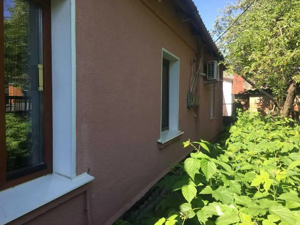 Цегляний будинок з окремим двором! 