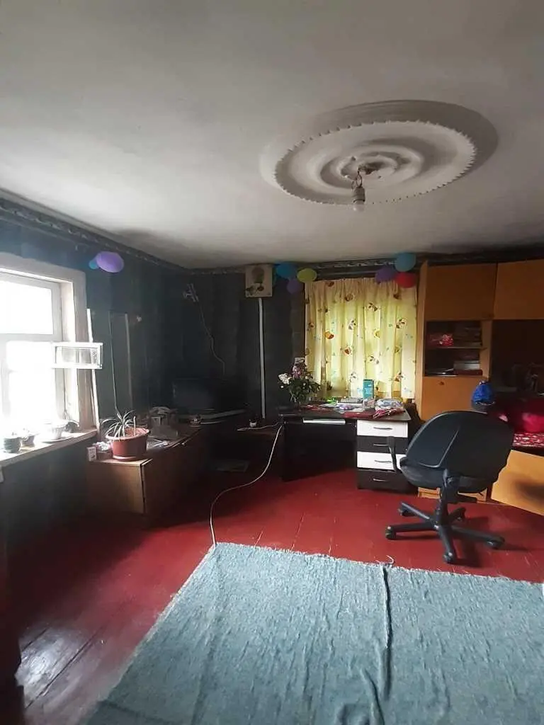 Частина будинку поруч із міським пляжем.