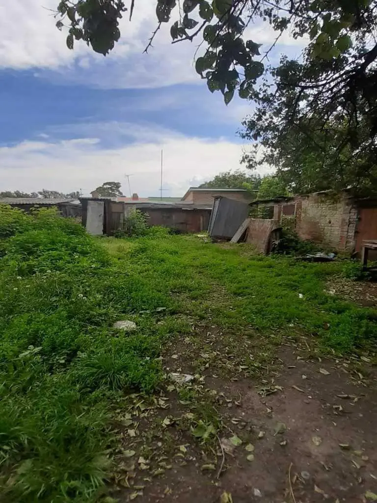 Частина будинку поруч із міським пляжем.