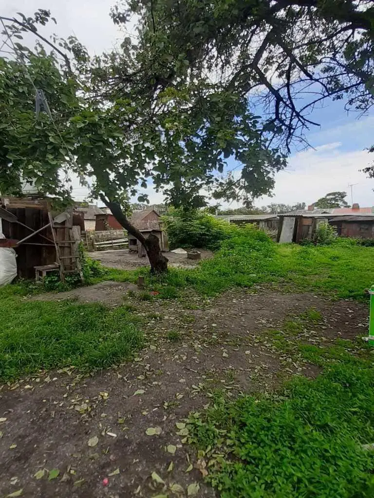 Частина будинку поруч із міським пляжем.