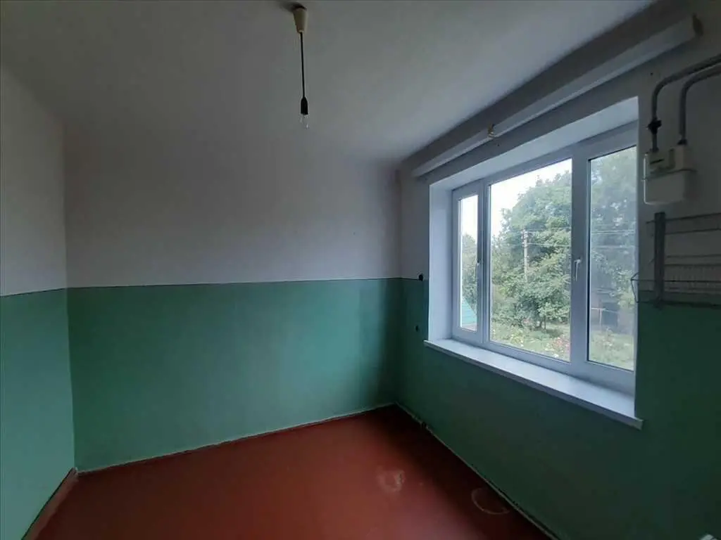 Гарна двокімнатна квартира за містом.  