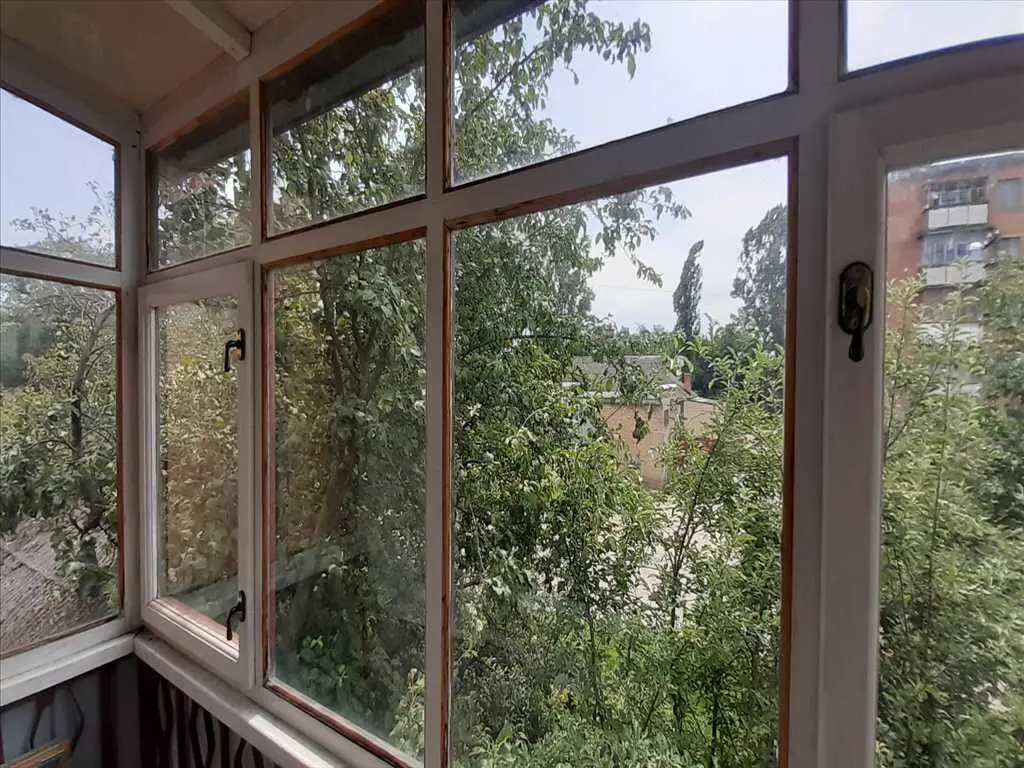 Гарна двокімнатна квартира за містом.  