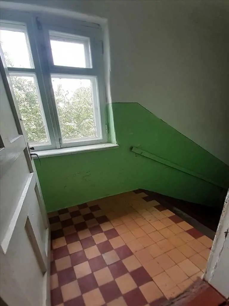 Гарна двокімнатна квартира за містом.  