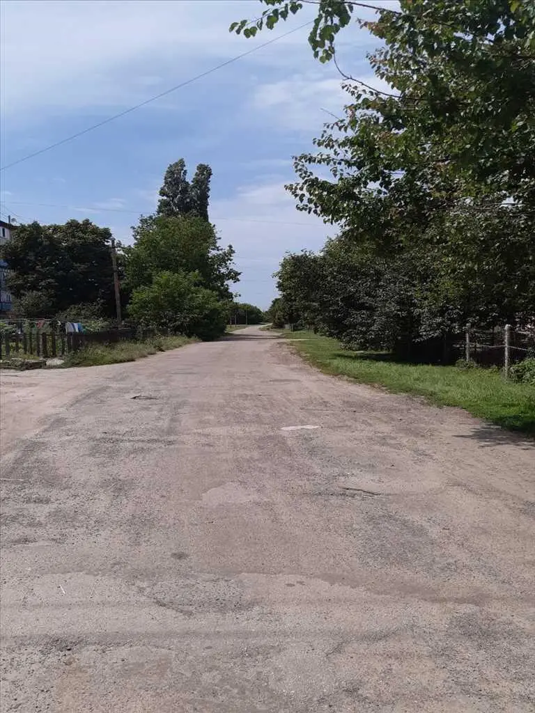 Гарна двокімнатна квартира за містом.  