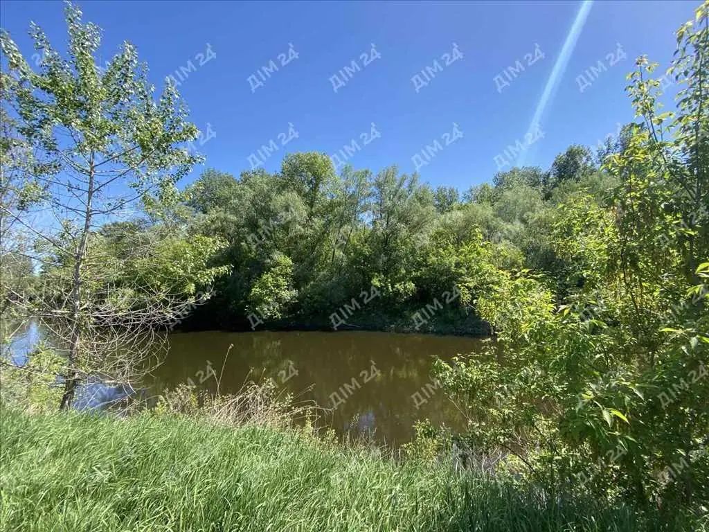 Мальовнича ділянка в Нижніх Млинах.