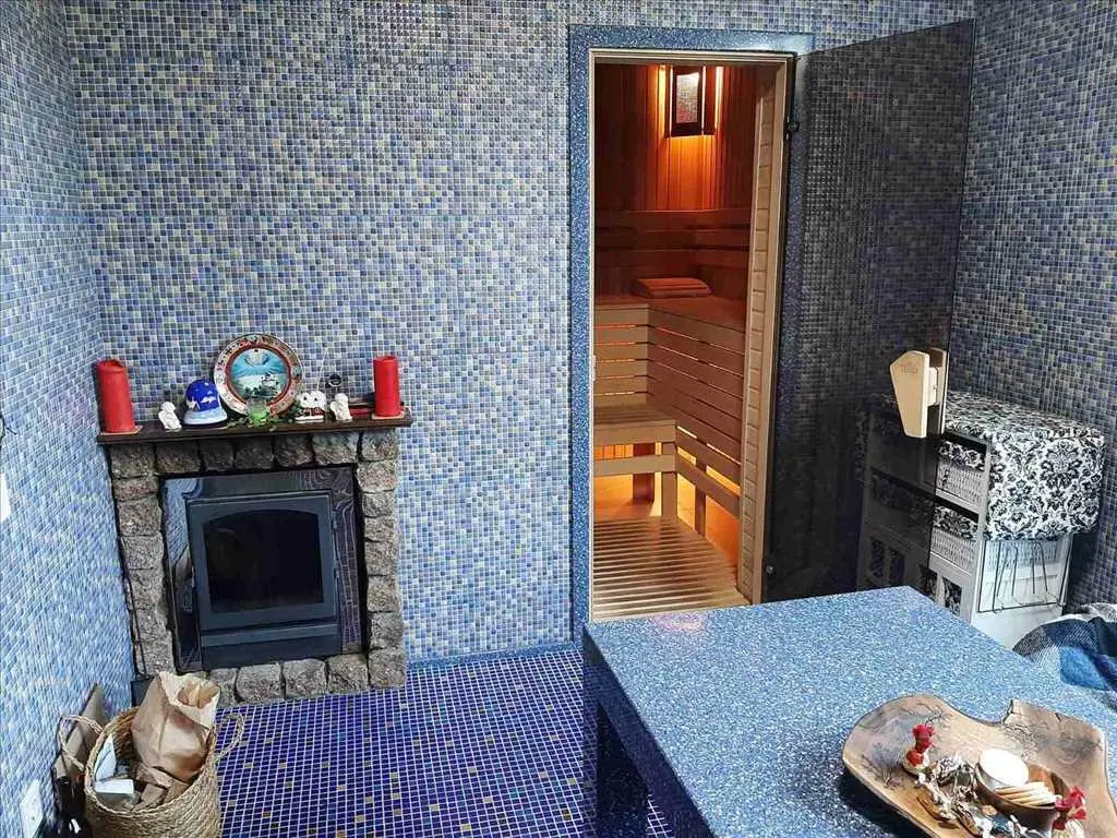 Дім у сосновому лісі