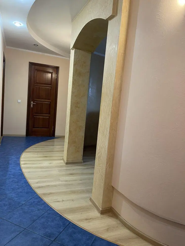 3 кімнатна квартира в гарному стані. Меблі та техніка в подарунок! 