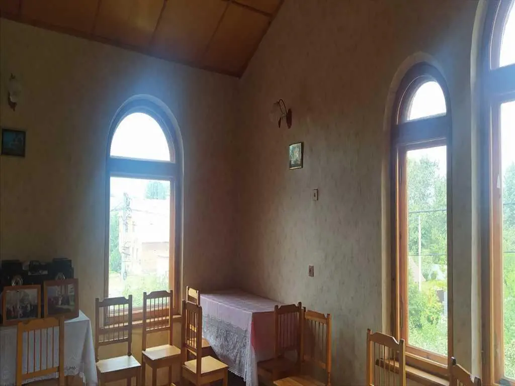 Добротный дом в Леске