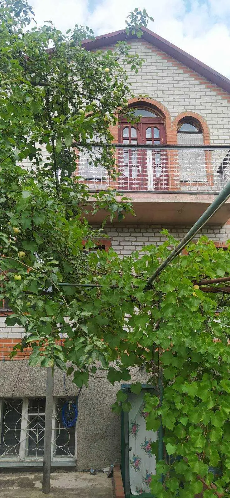 Добротный дом в Леске