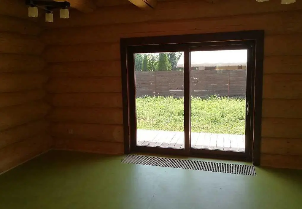 Унікальний будинок в Яру