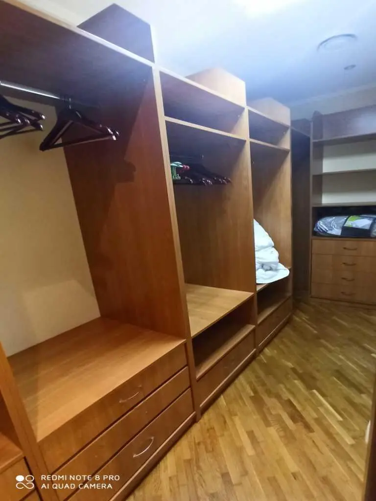 Простора квартира в центрі міста.