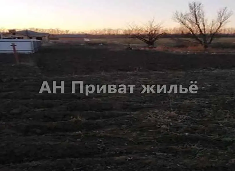 Земельна ділянка в гарному районі. 