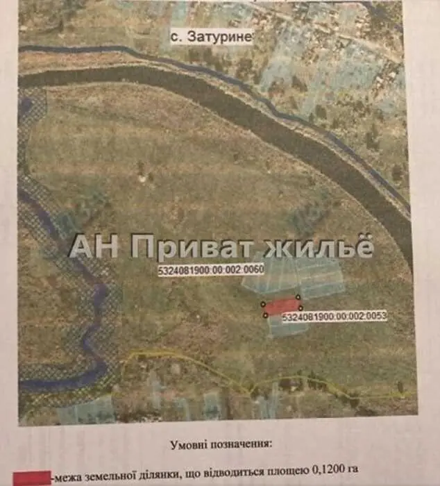 Земельна ділянка в Затурине