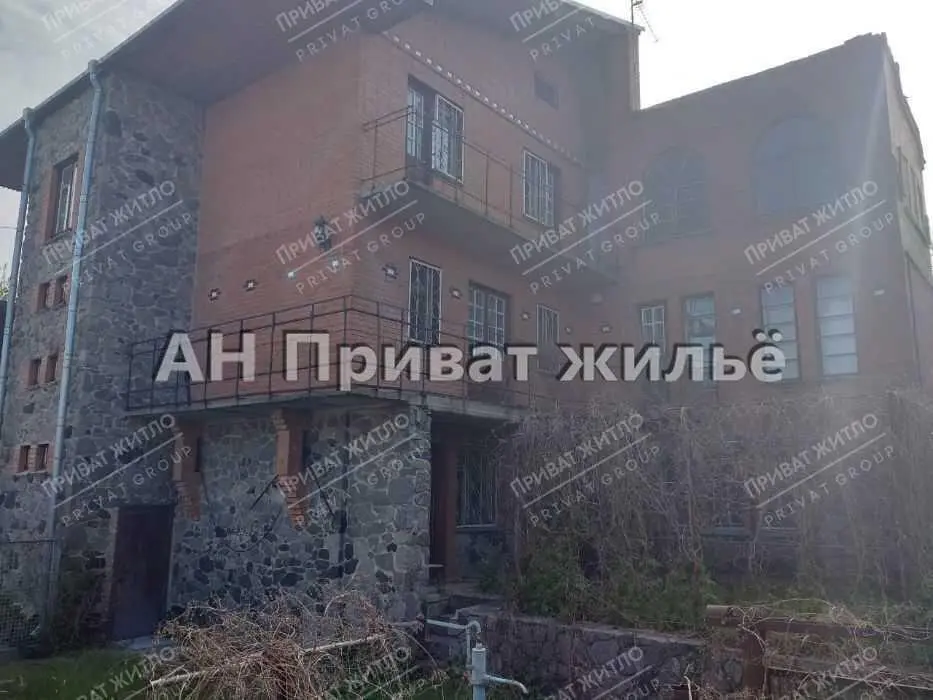 Велика частина будинку на Дублянщині!