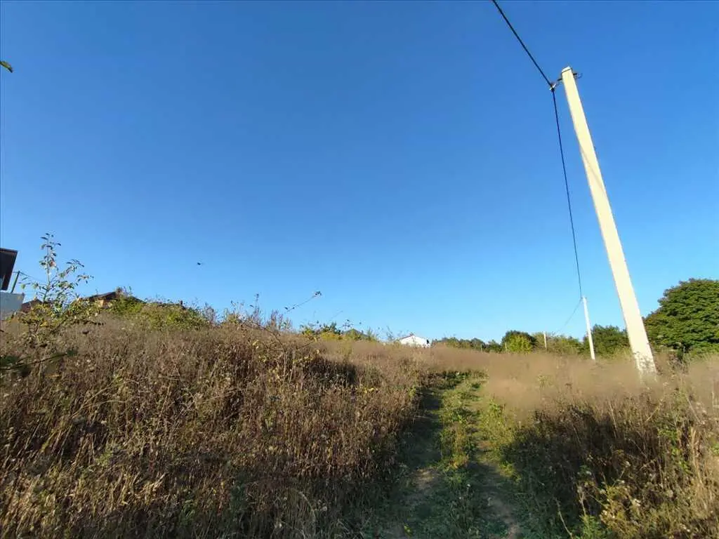 Ділянка в елітному мікрорайоні!