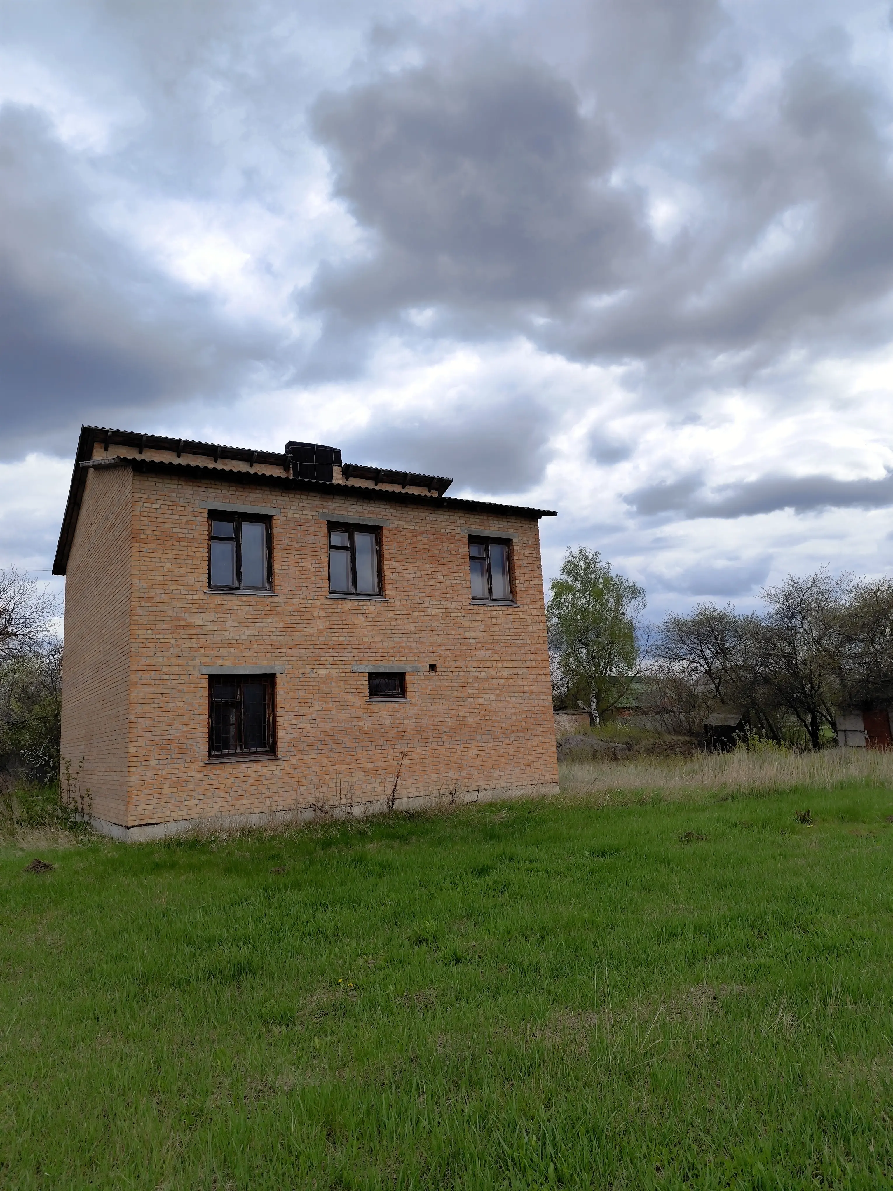 Капітальна коробка в Мачухах! 